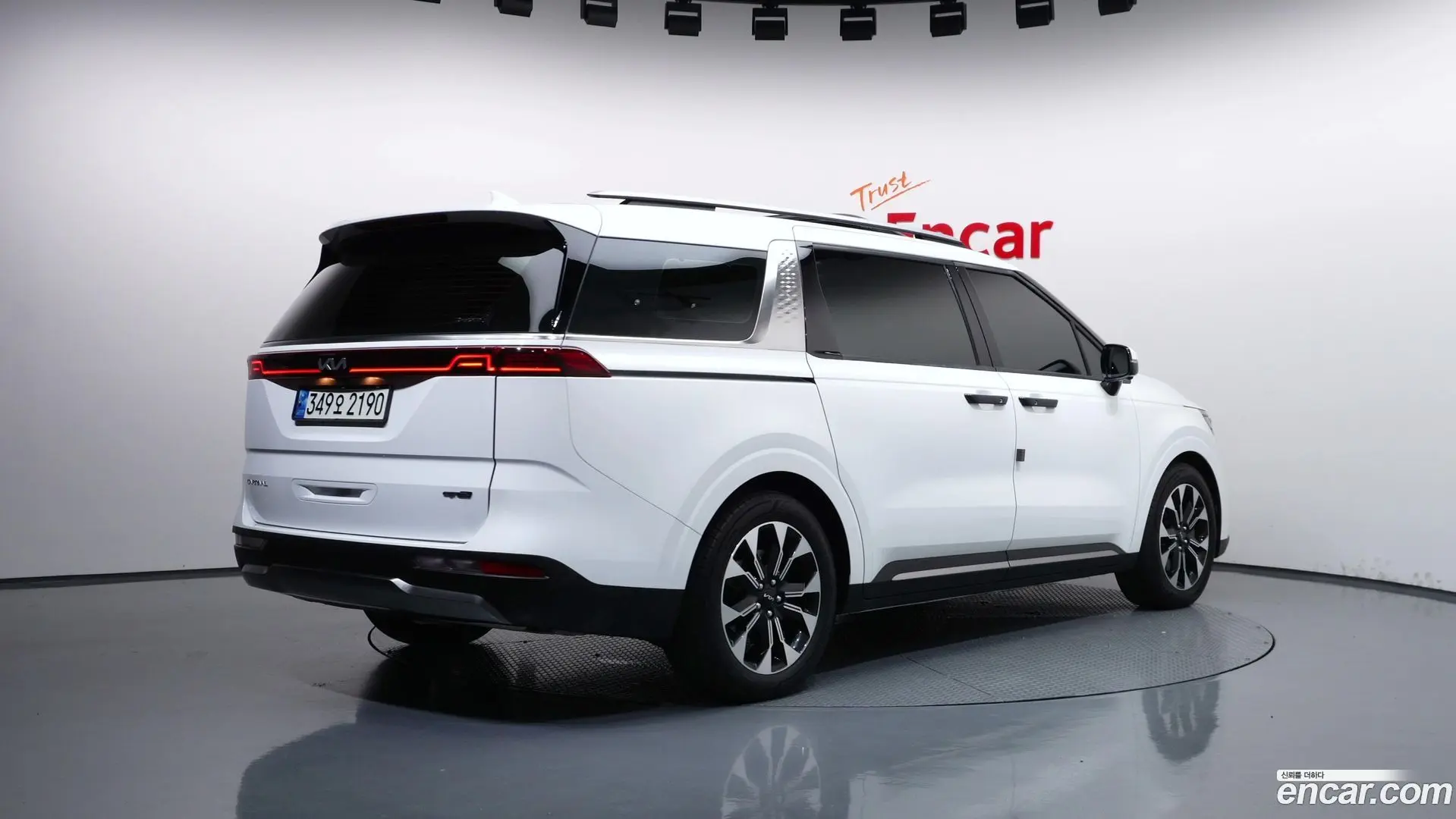 Main__Slider__Photo:Canival Kia 2022.7-1