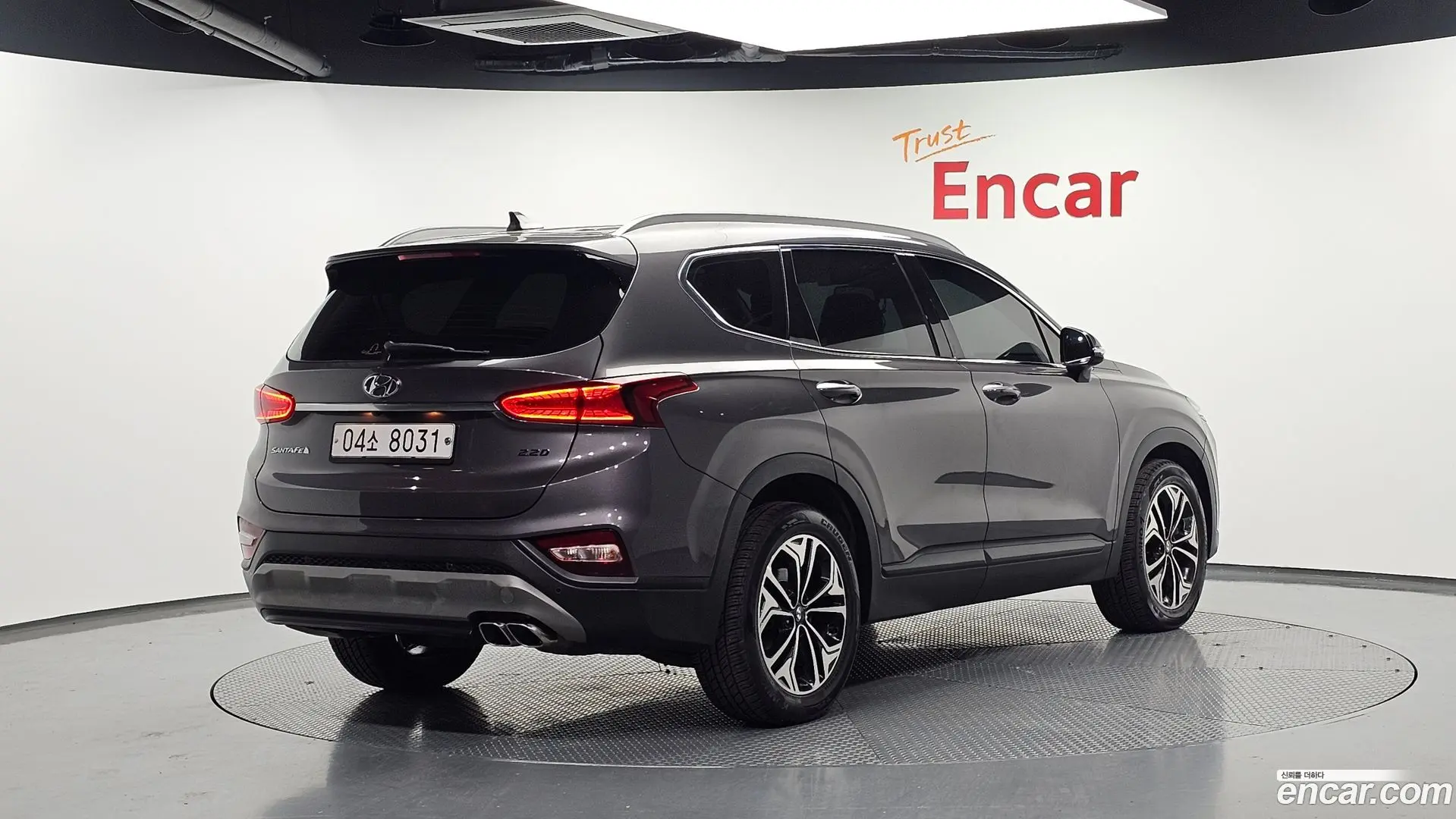 Main__Slider__Photo:Santafe Hyundai 2018.3-1