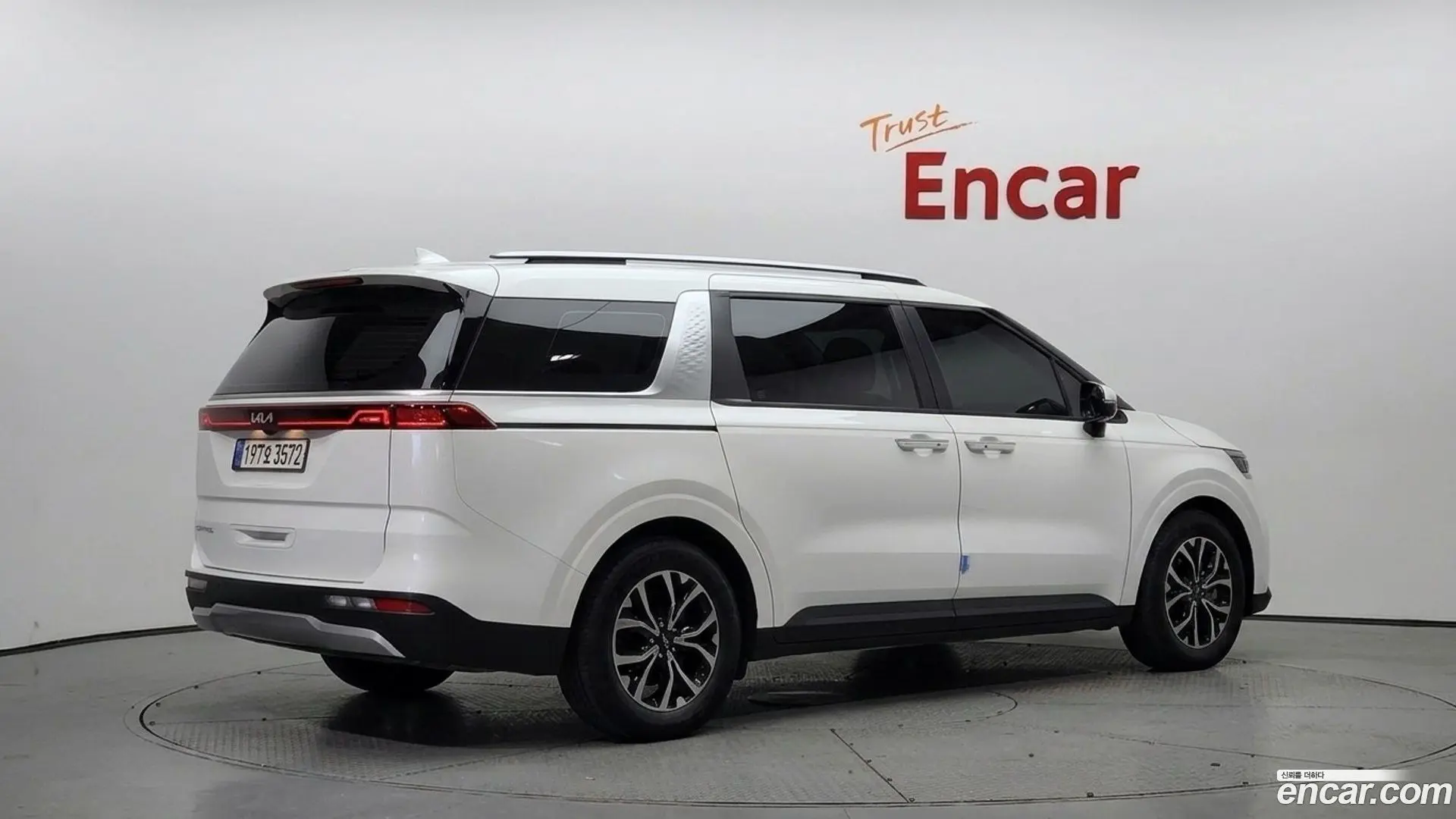 Main__Slider__Photo:Canival Kia 2022.9-1