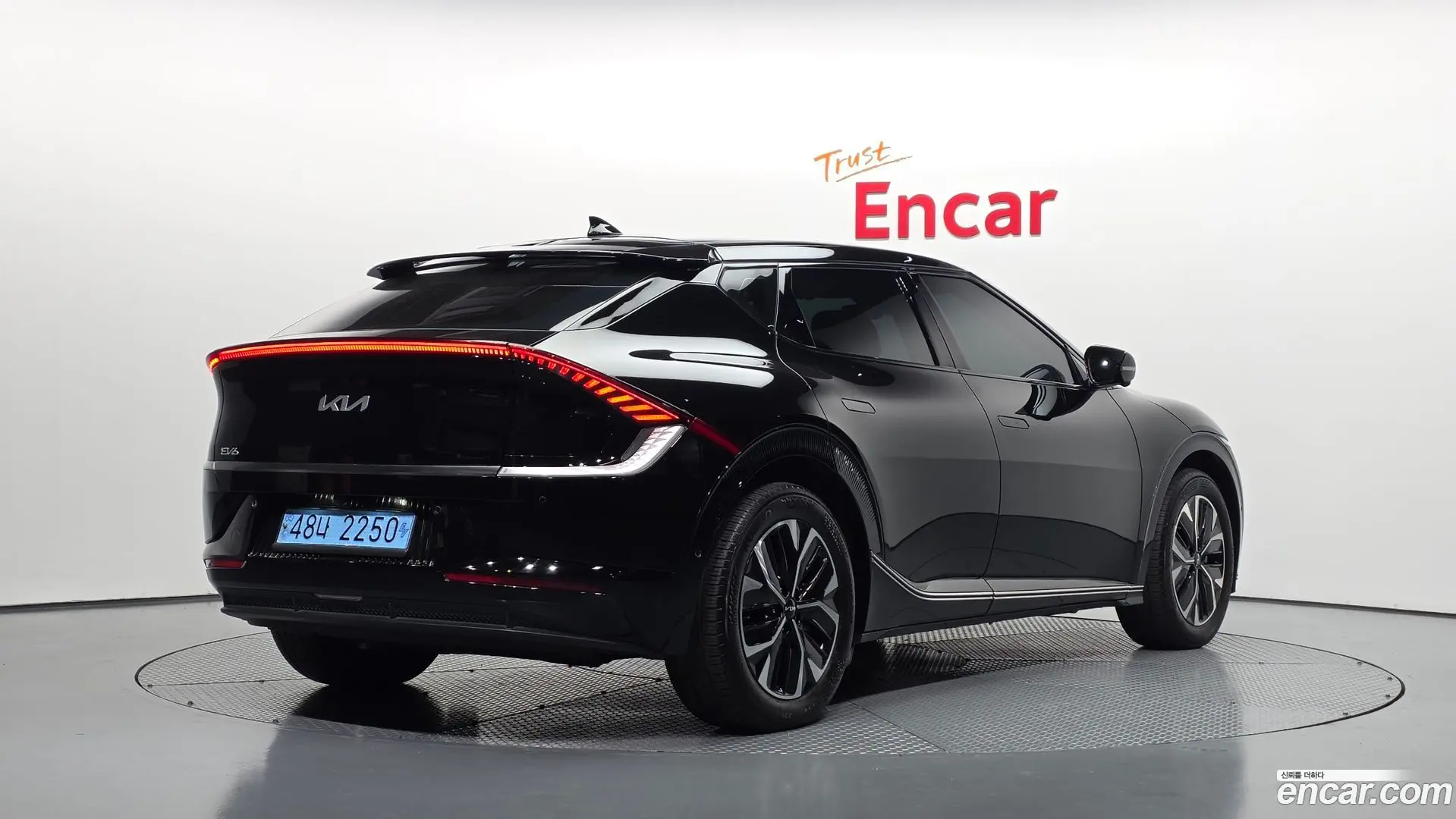 Main__Slider__Photo:EV6 Kia 2023.7-1