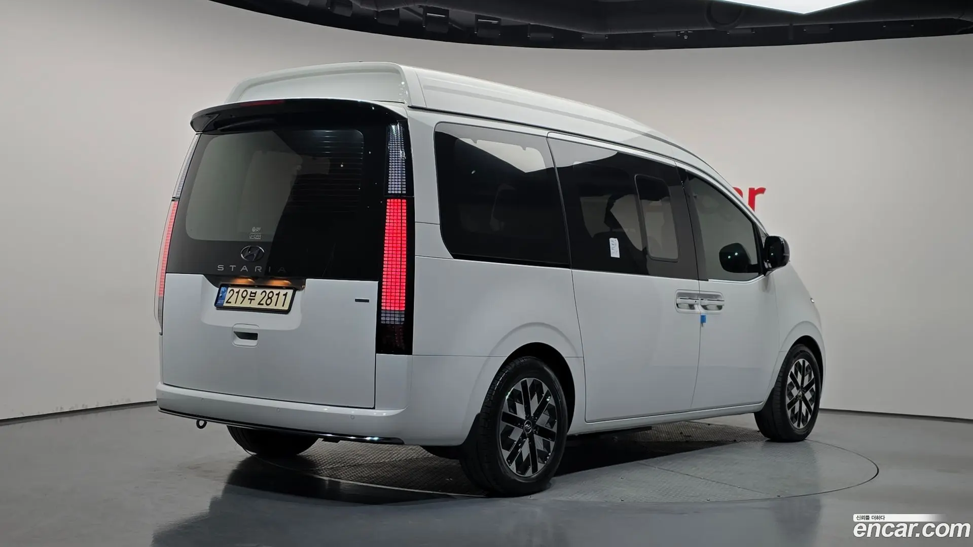 Main__Slider__Photo:Staria Hyundai 2023.0-1