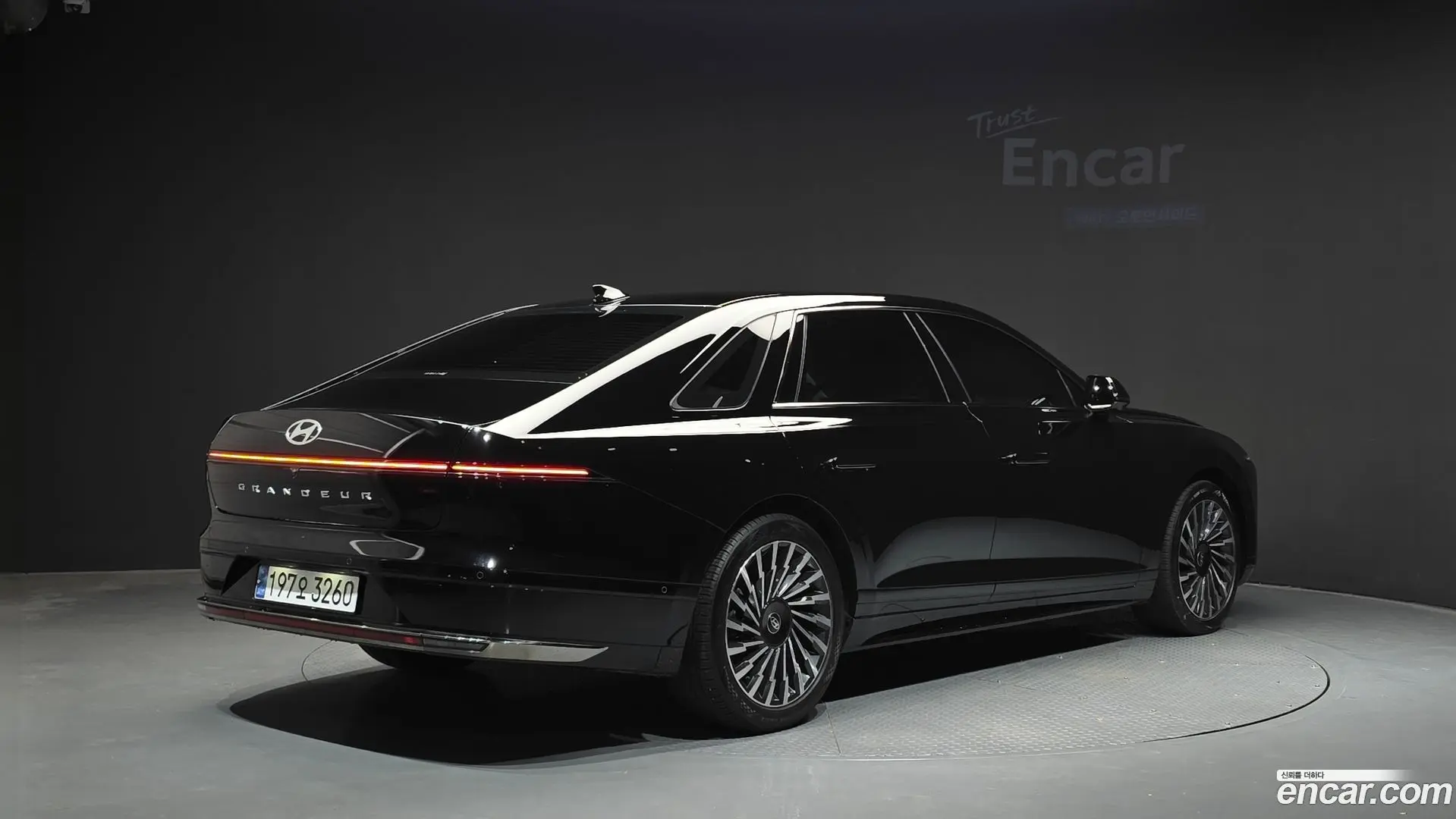 Main__Slider__Photo:Grandeur Hyundai 2023.11-1