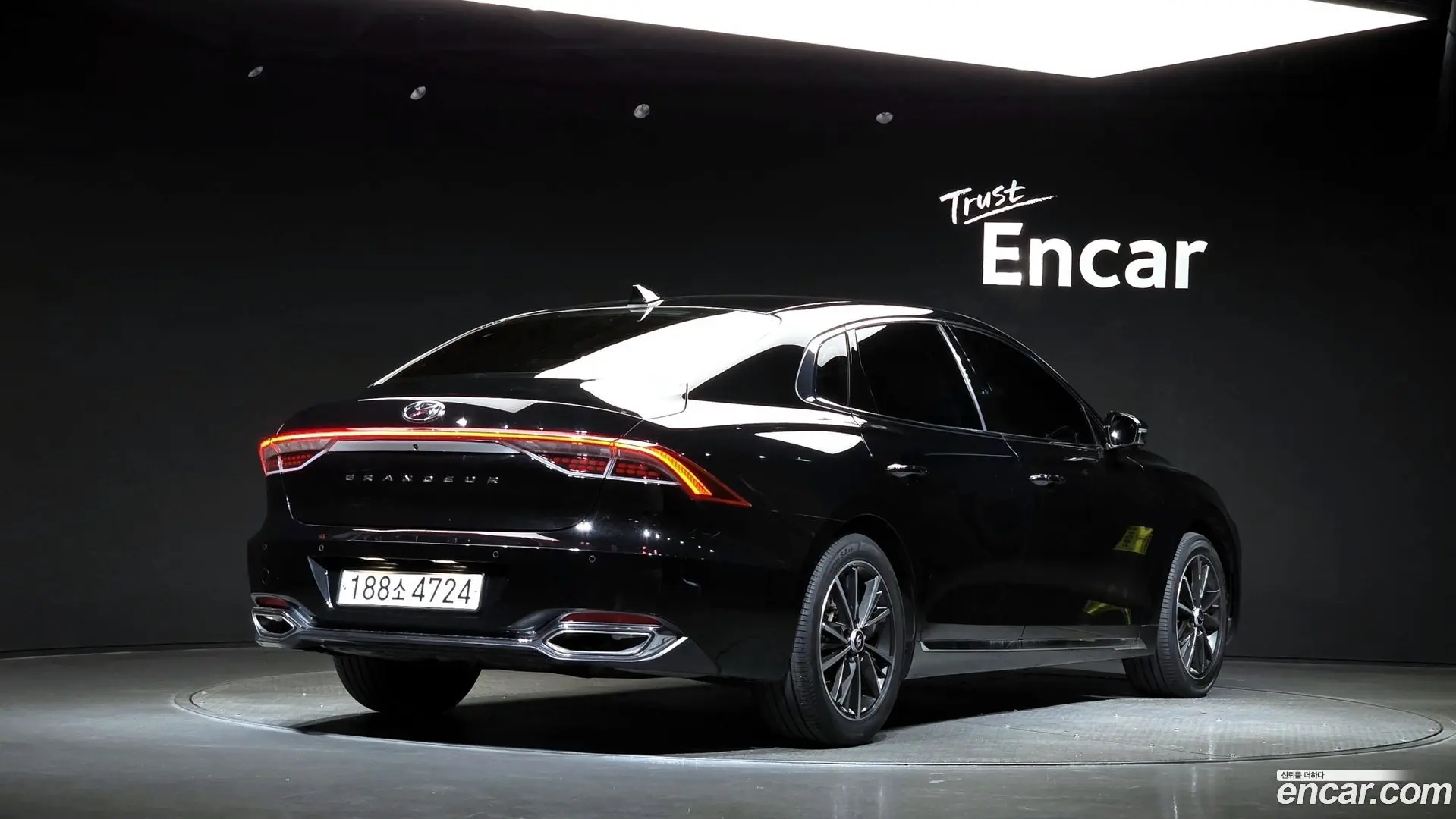 Main__Slider__Photo:Grandeur Hyundai 2022.2-1
