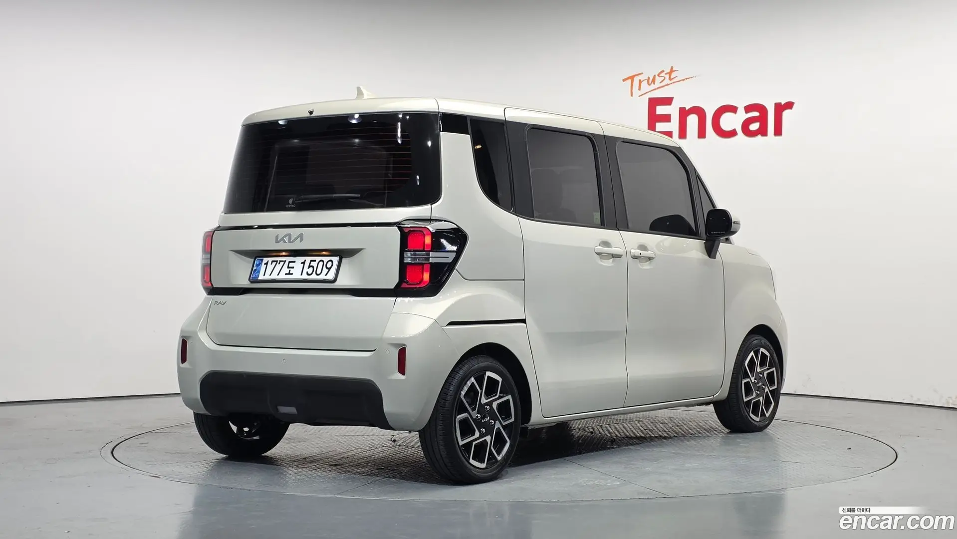 Main__Slider__Photo:RAY Kia 2023.8-1