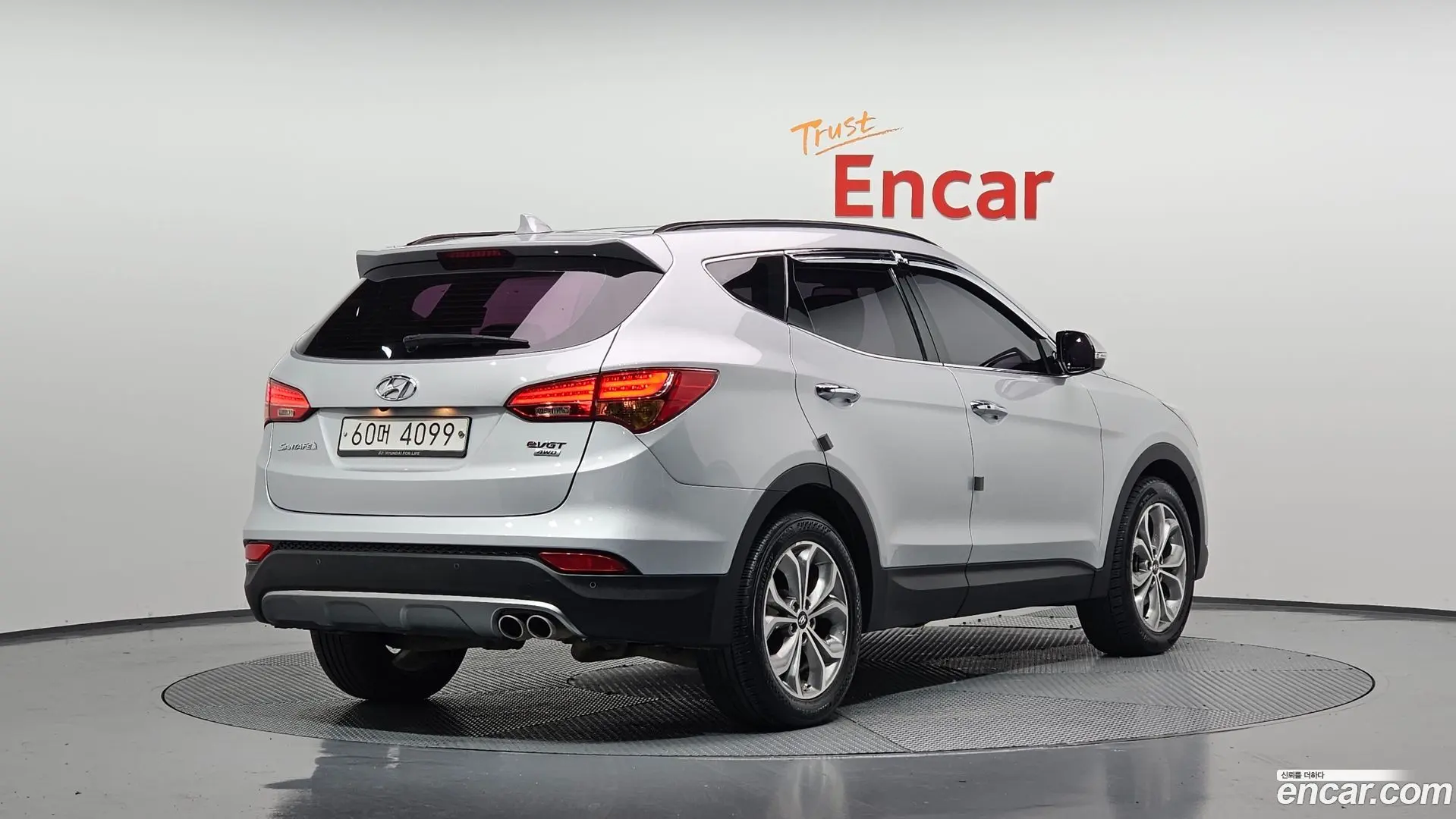 Main__Slider__Photo:Santafe Hyundai 2015.4-1