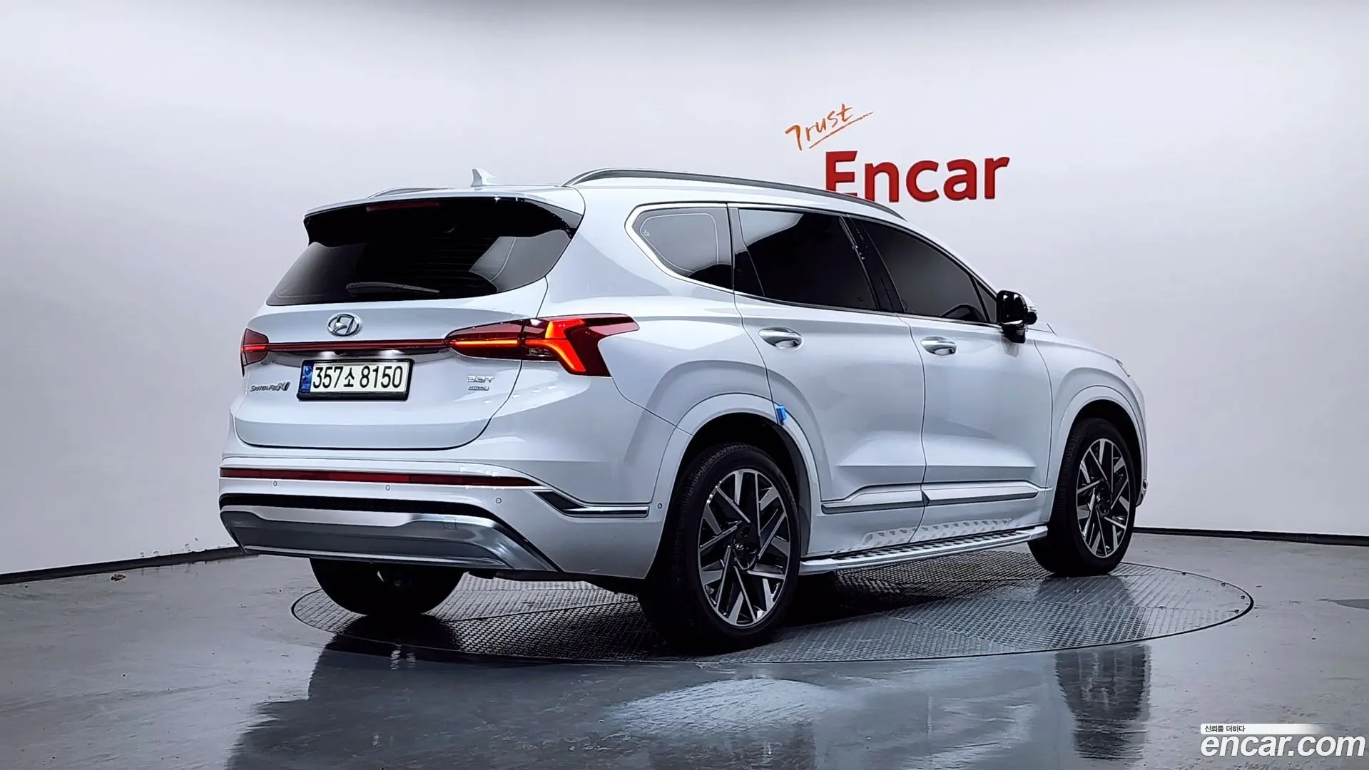 Main__Slider__Photo:Santafe Hyundai 2021.0-1