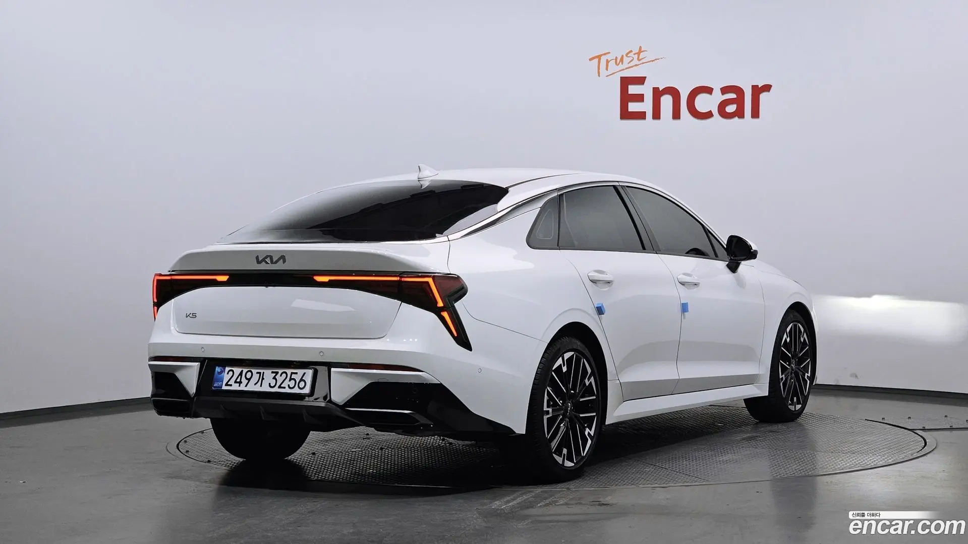 Main__Slider__Photo:K5 Kia 2025.3-1