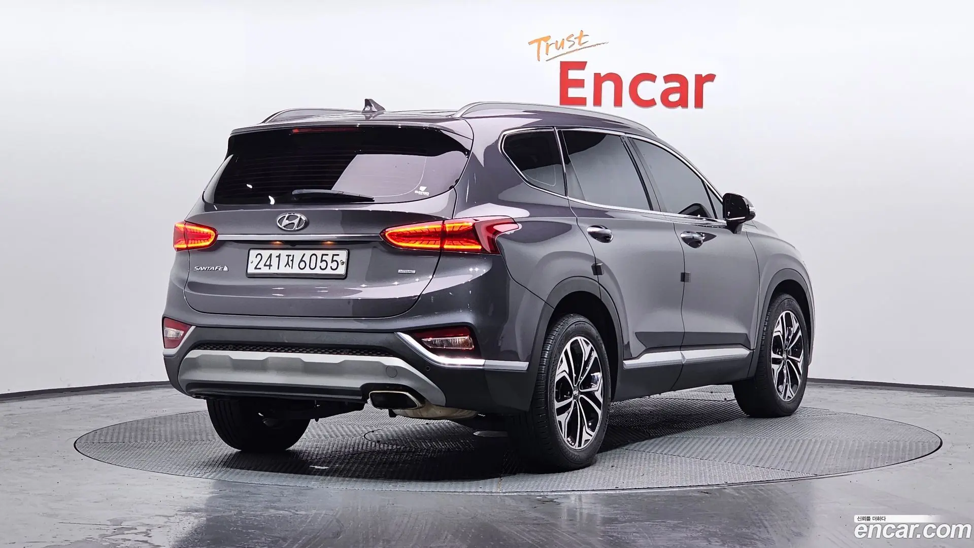 Main__Slider__Photo:Santafe Hyundai 2019.8-1