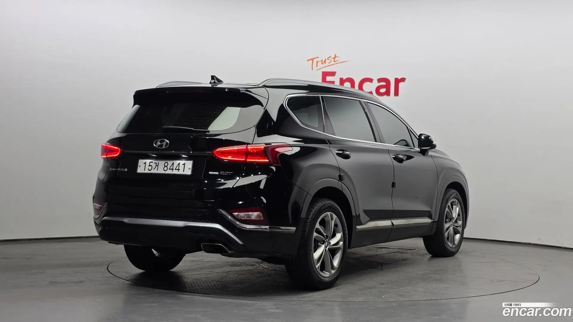 Main__Slider__Photo:Santafe Hyundai 2018.11-1
