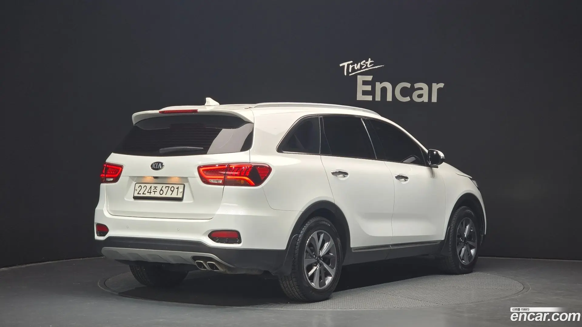 Main__Slider__Photo:Sorento Kia 2019.6-1