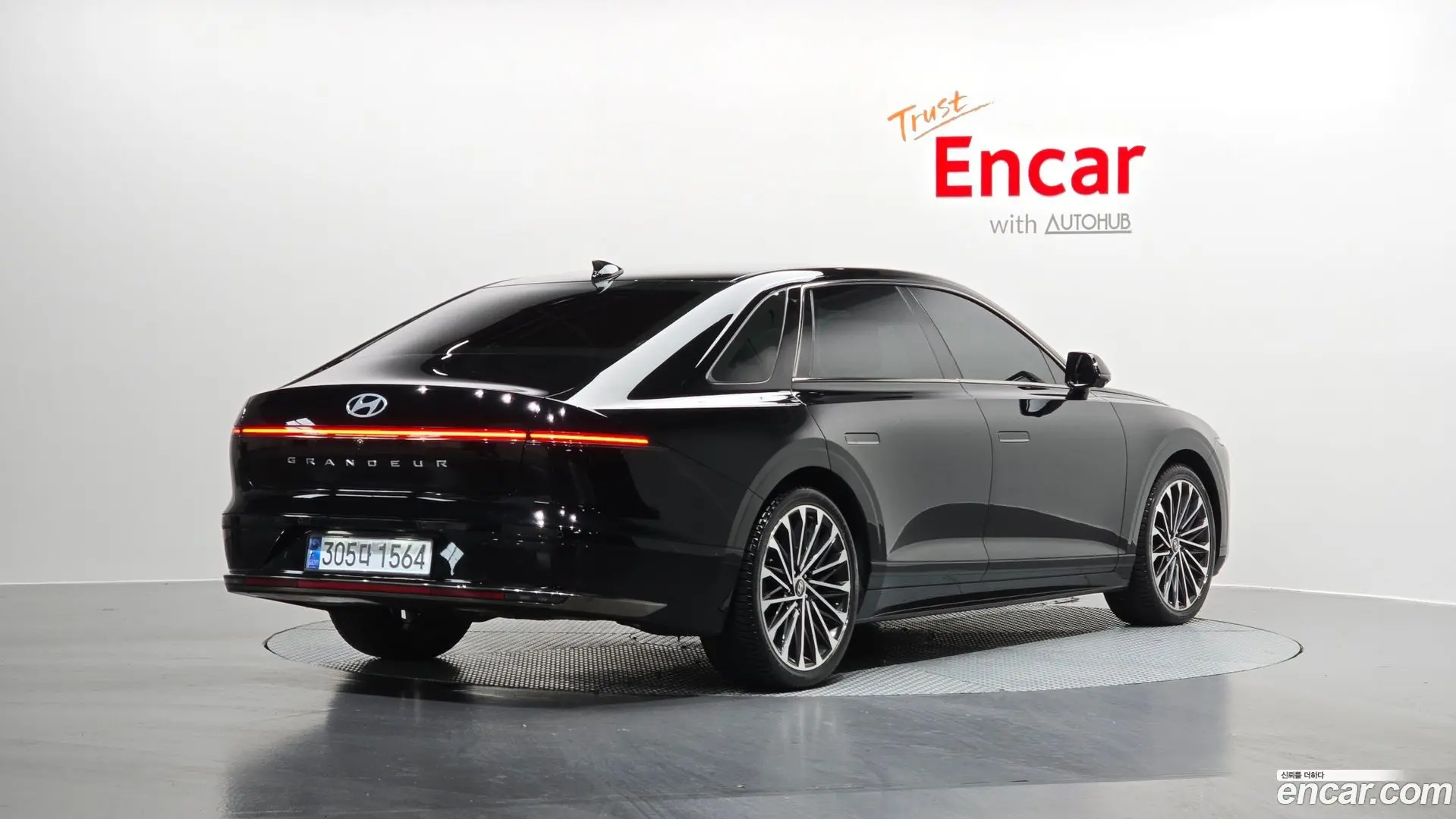 Main__Slider__Photo:Grandeur Hyundai 2023.2-1