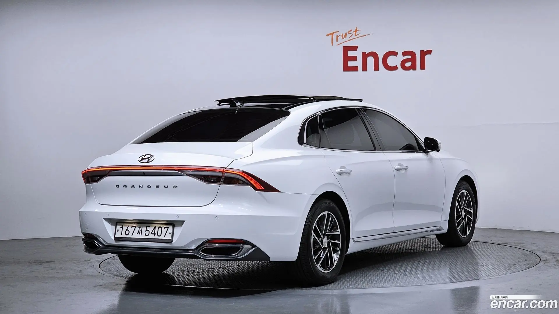 Main__Slider__Photo:Grandeur Hyundai 2020.6-1
