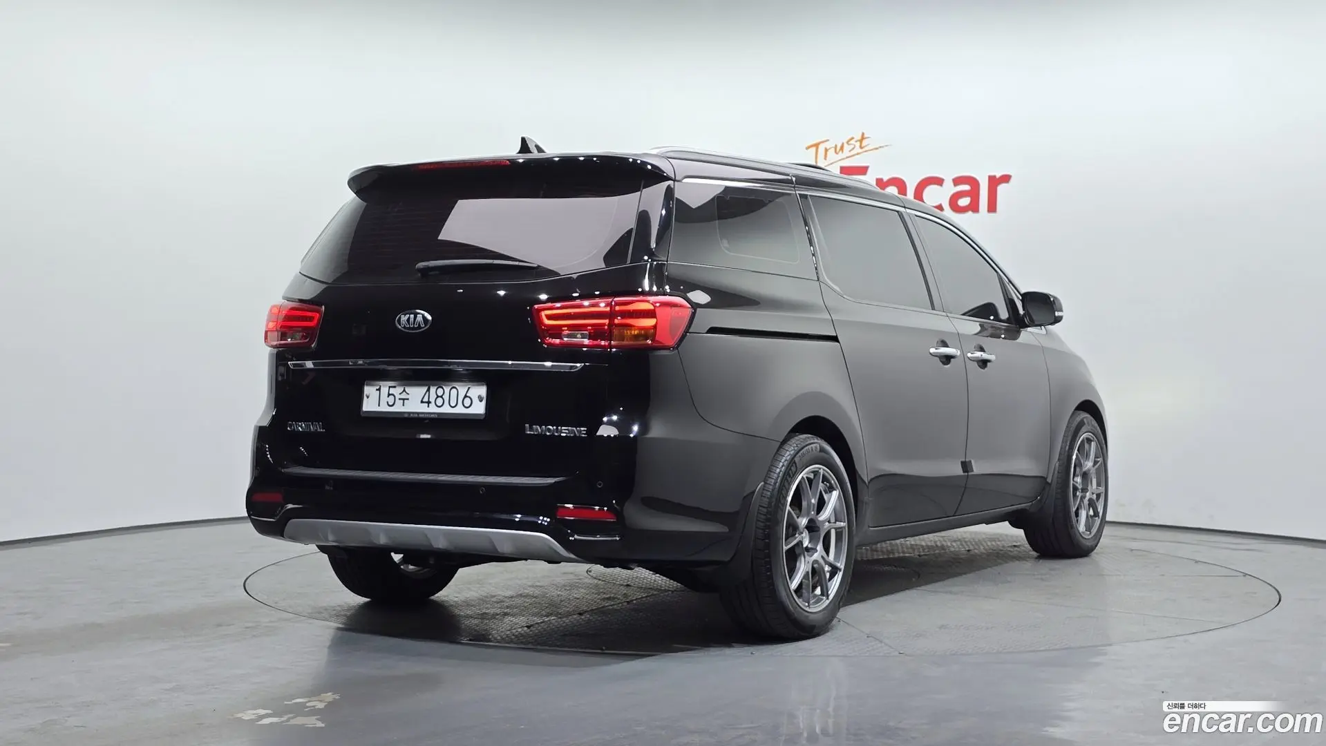 Main__Slider__Photo:Canival Kia 2019.4-1