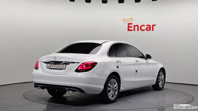 Main__Slider__Photo:C-Class Mercedes-Benz 2020.2-1