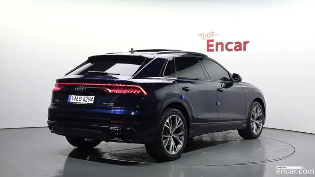 Main__Slider__Photo:Q8 Audi 2022.9-1