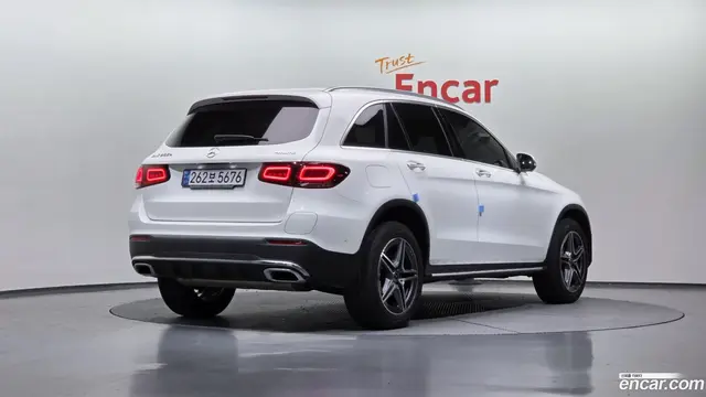 Main__Slider__Photo:GLC-Class Mercedes-Benz 2022.10-1