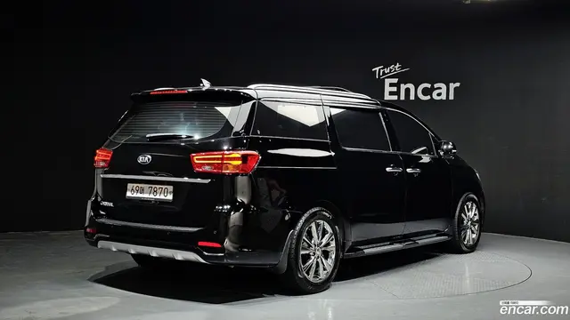 Main__Slider__Photo:Canival Kia 2019.3-1
