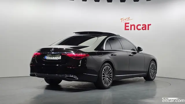 Main__Slider__Photo:S-Class Mercedes-Benz 2021.5-1