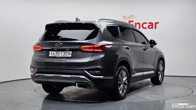 Main__Slider__Photo:Santafe Hyundai 2020.5-1