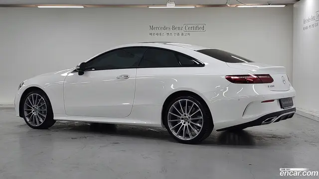 Main__Slider__Photo:E-Class Mercedes-Benz 2023.11-1