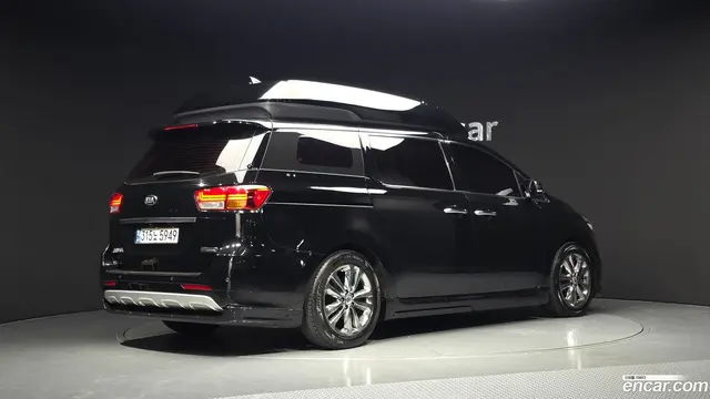 Main__Slider__Photo:Canival Kia 2017.8-1