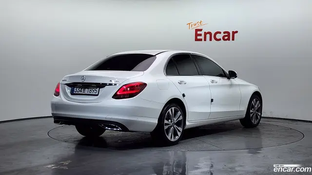 Main__Slider__Photo:C-Class Mercedes-Benz 2020.7-1