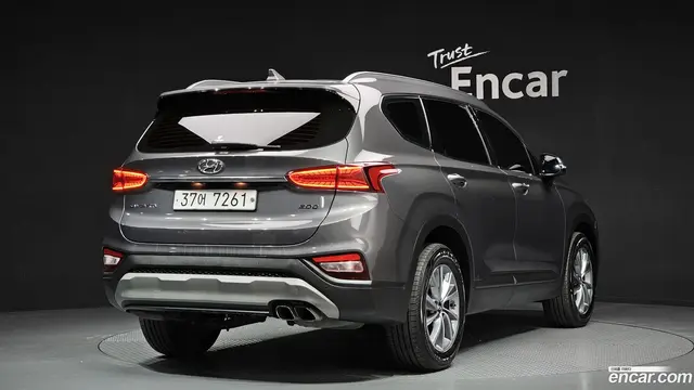 Main__Slider__Photo:Santafe Hyundai 2018.4-1