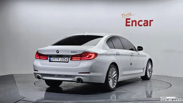 Main__Slider__Photo:5-Series BMW 2018.11-1