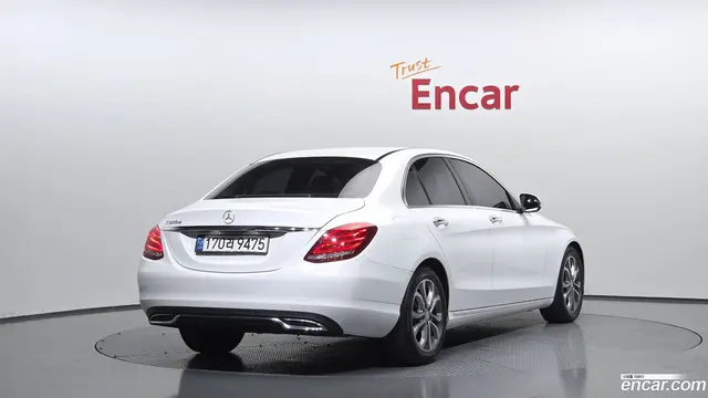 Main__Slider__Photo:C-Class Mercedes-Benz 2017.11-1
