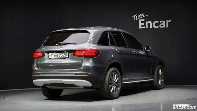 Main__Slider__Photo:GLC-Class Mercedes-Benz 2018.11-1