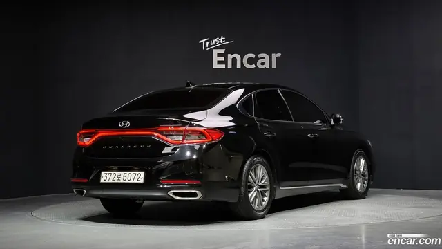 Main__Slider__Photo:Grandeur Hyundai 2019.6-1