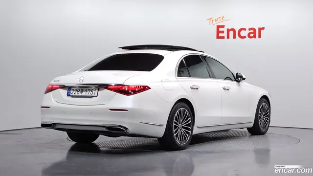Main__Slider__Photo:S-Class Mercedes-Benz 2023.1-1