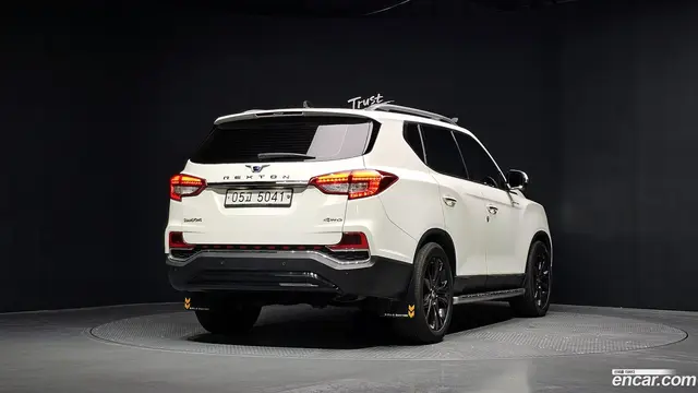 Main__Slider__Photo:Rexton KG Mobility 2017.4-1