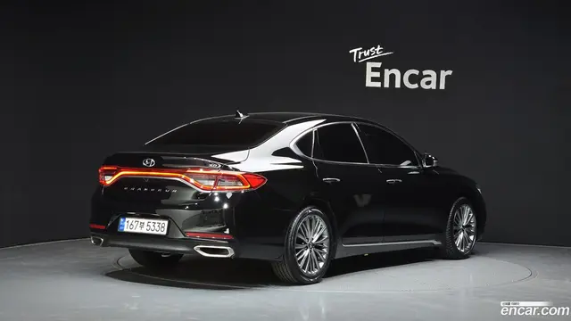 Main__Slider__Photo:Grandeur Hyundai 2019.0-1