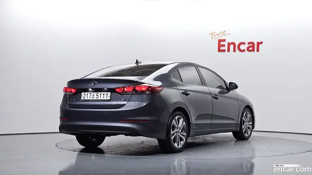 Main__Slider__Photo:AVANTE Hyundai 2017.4-1