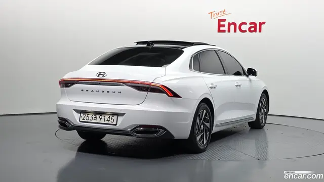 Main__Slider__Photo:Grandeur Hyundai 2022.7-1