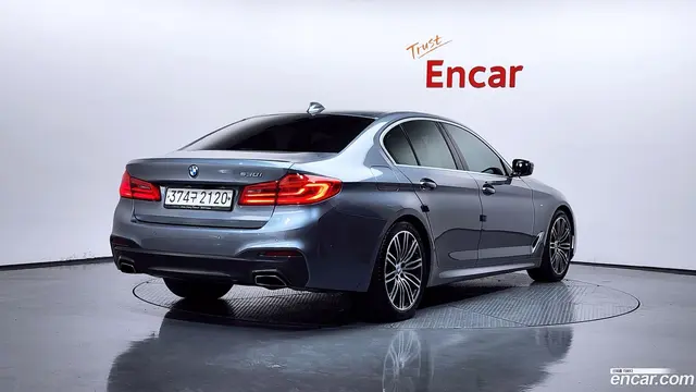 Main__Slider__Photo:5-Series BMW 2019.8-1