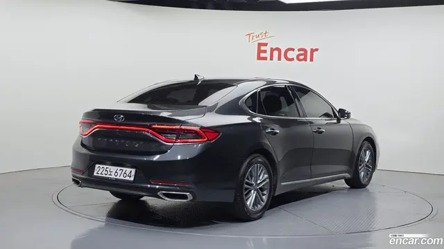 Main__Slider__Photo:Grandeur Hyundai 2019.10-1