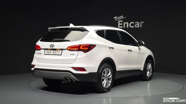 Main__Slider__Photo:Santafe Hyundai 2017.7-1