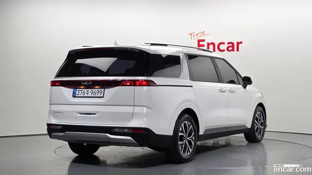 Main__Slider__Photo:Canival Kia 2022.4-1