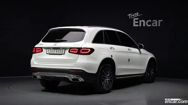 Main__Slider__Photo:GLC-Class Mercedes-Benz 2022.5-1