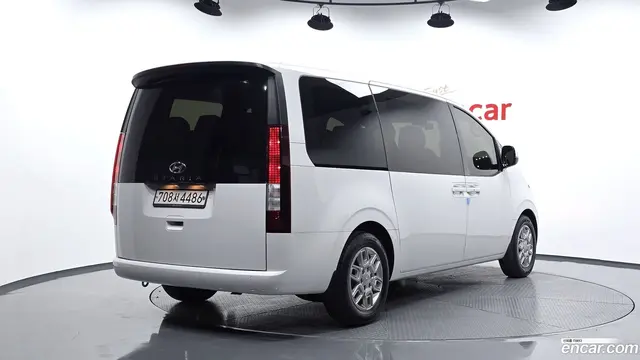Main__Slider__Photo:Staria Hyundai 2022.4-1