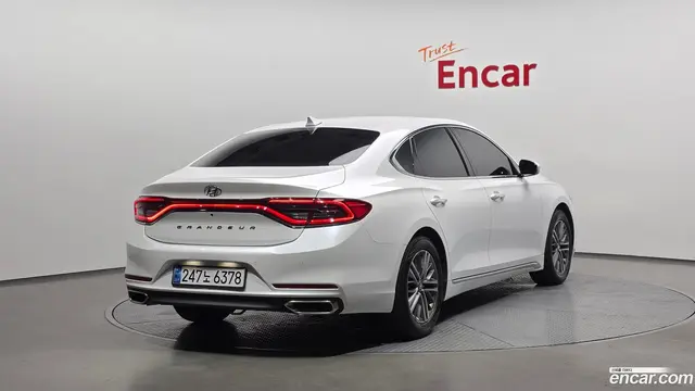 Main__Slider__Photo:Grandeur Hyundai 2019.4-1