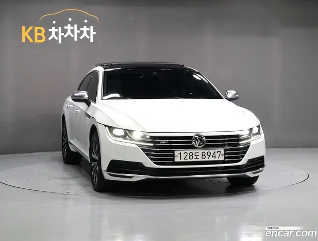 Main__Slider__Photo:Arteon Volkswagen 2019.9-1