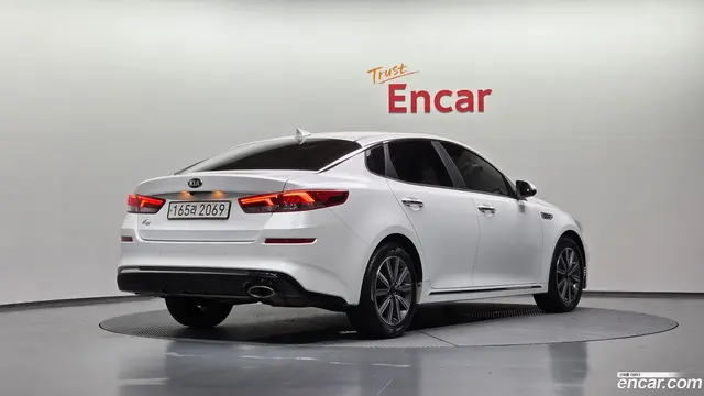 Main__Slider__Photo:K5 Kia 2019.8-1