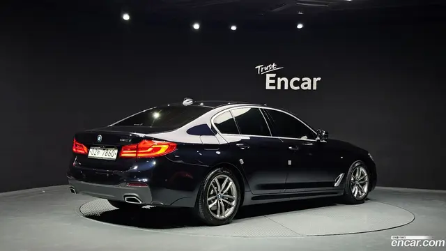 Main__Slider__Photo:5-Series BMW 2018.6-1