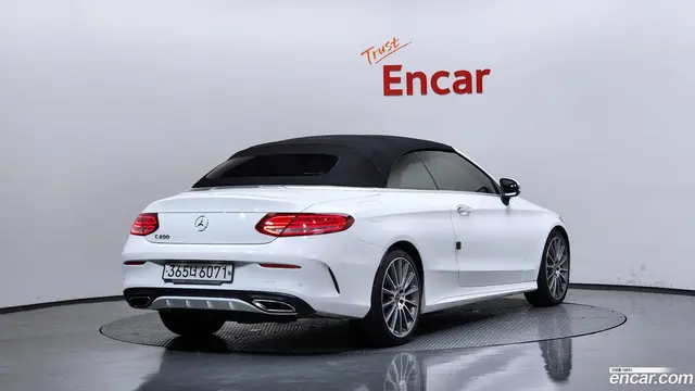 Main__Slider__Photo:C-Class Mercedes-Benz 2018.5-1