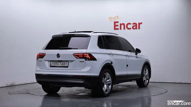 Main__Slider__Photo:Tiguan Volkswagen 2020.6-1