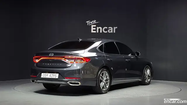 Main__Slider__Photo:Grandeur Hyundai 2017.0-1