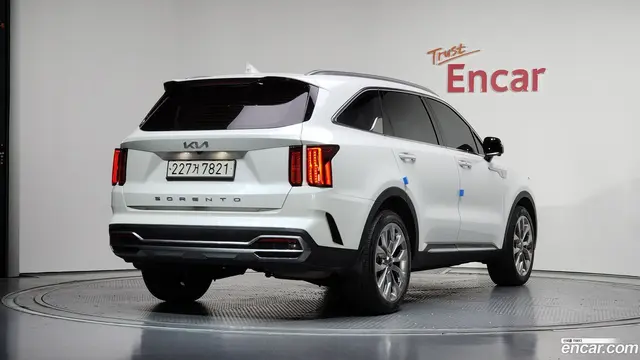Main__Slider__Photo:Sorento Kia 2022.5-1